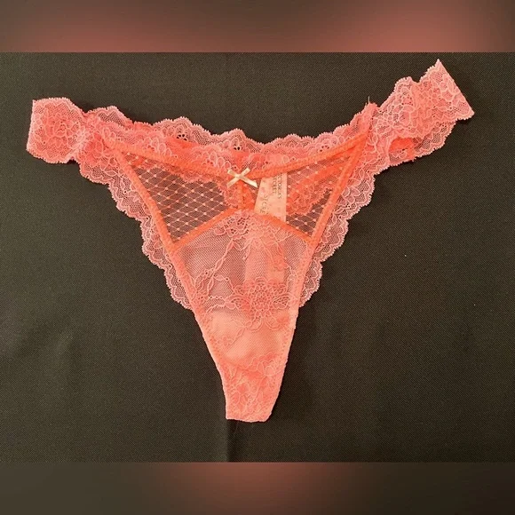 Victoria’s Secret NWT Dream Angels Peach Lace Longline and thong panty set